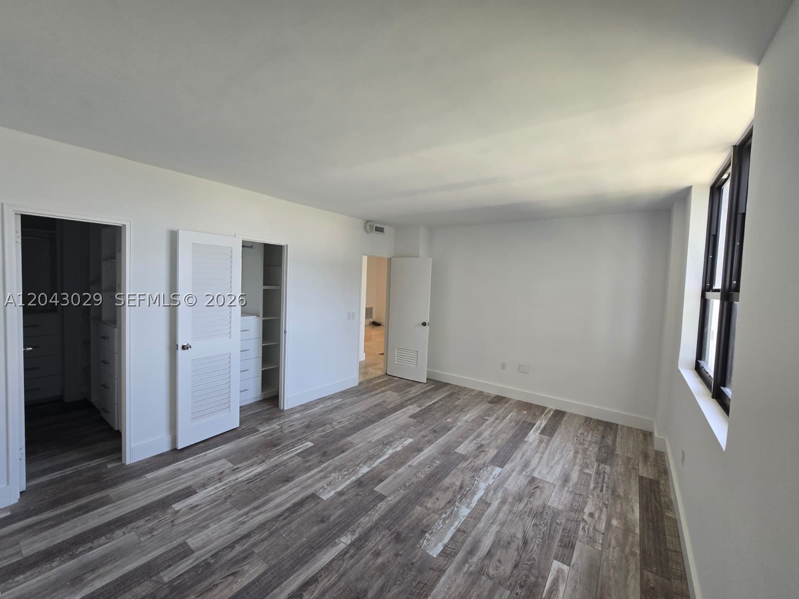 Bal Harbour FL 33154 - A12043029