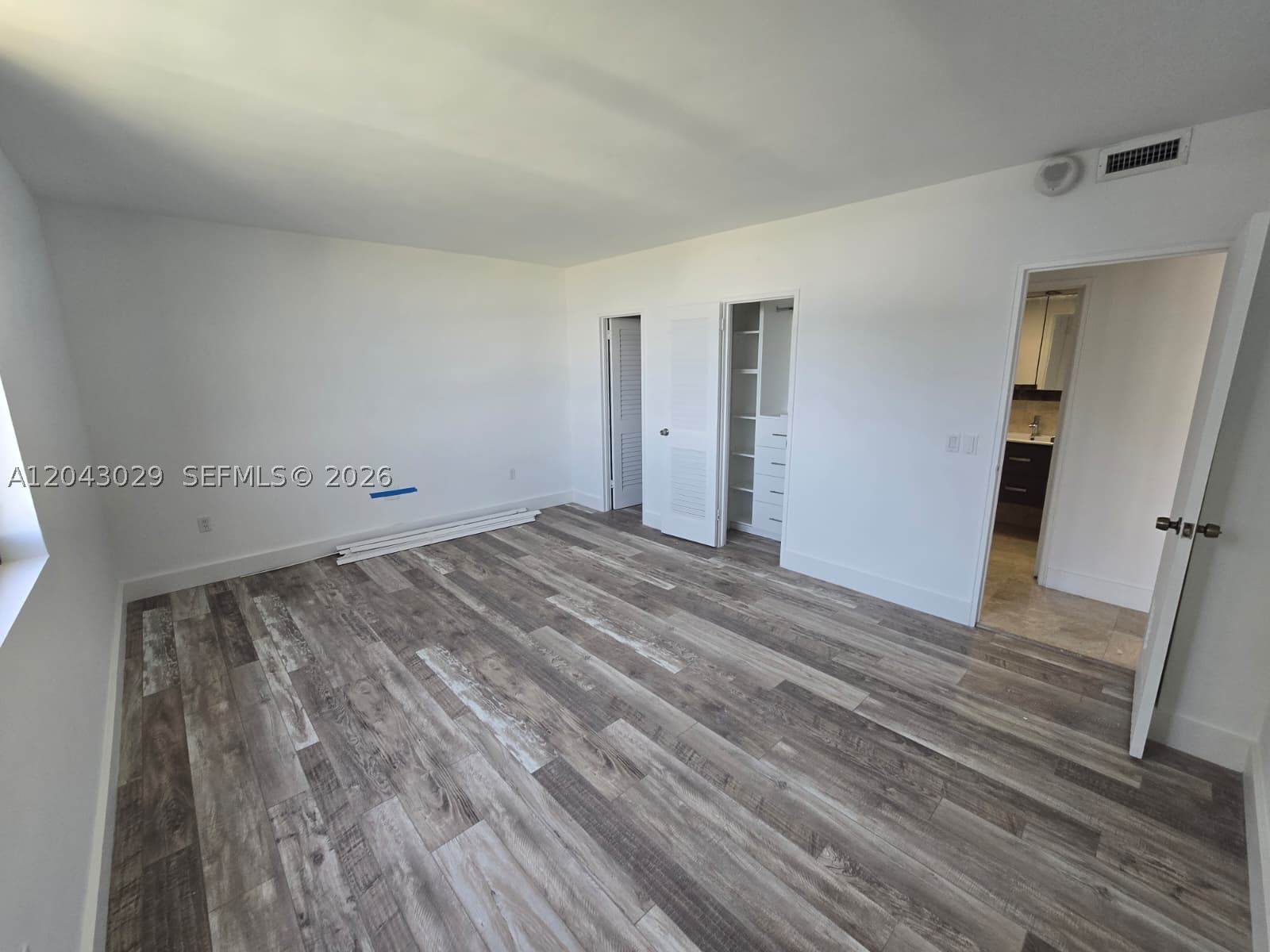 Bal Harbour FL 33154 - A12043029