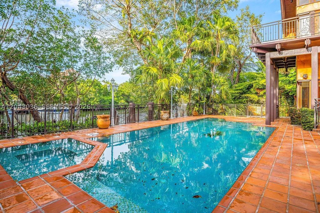 6960 Mira Flores Ave #6960, Coral Gables FL 33143