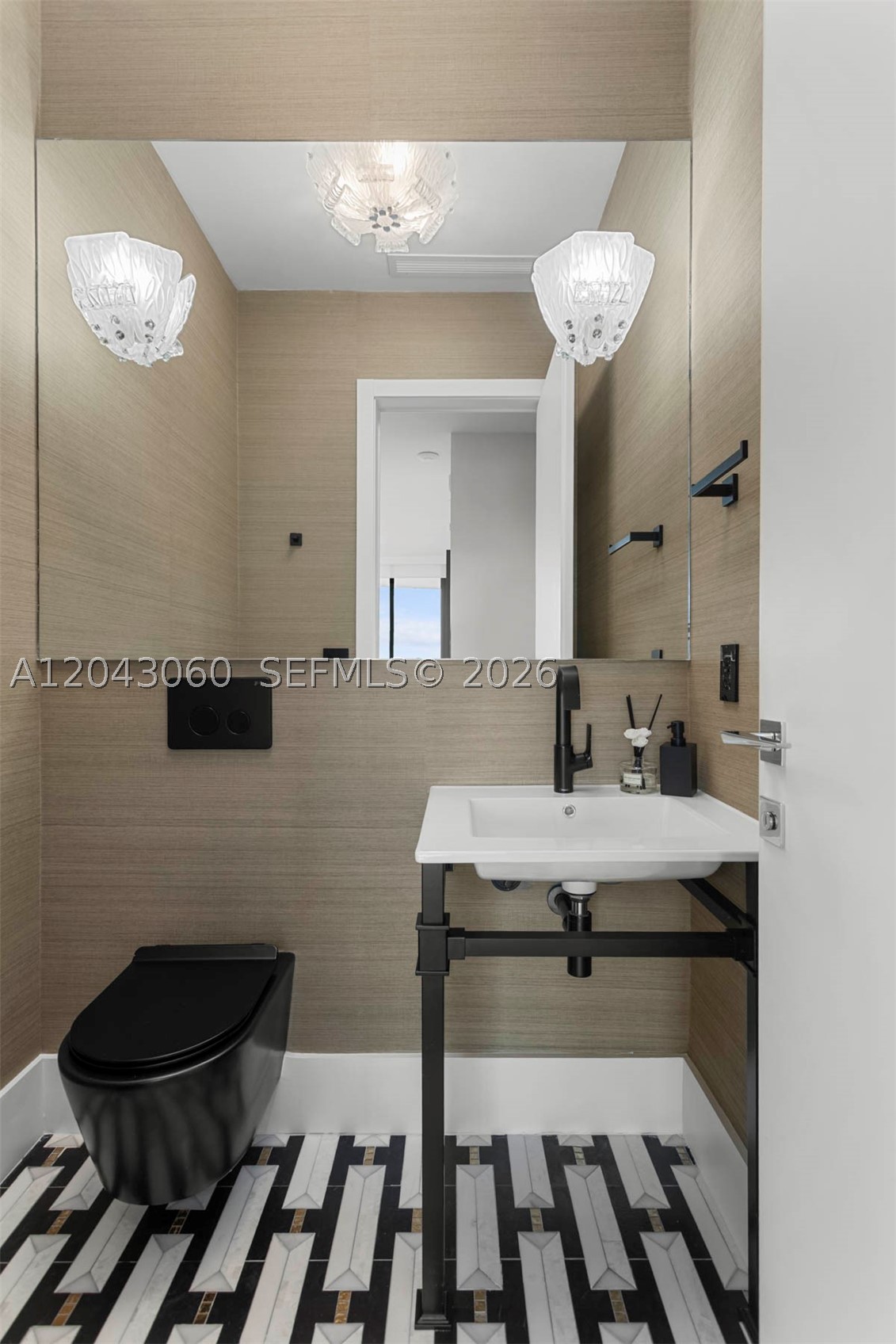 2821 S Bayshore Dr #8A, Miami FL 33133