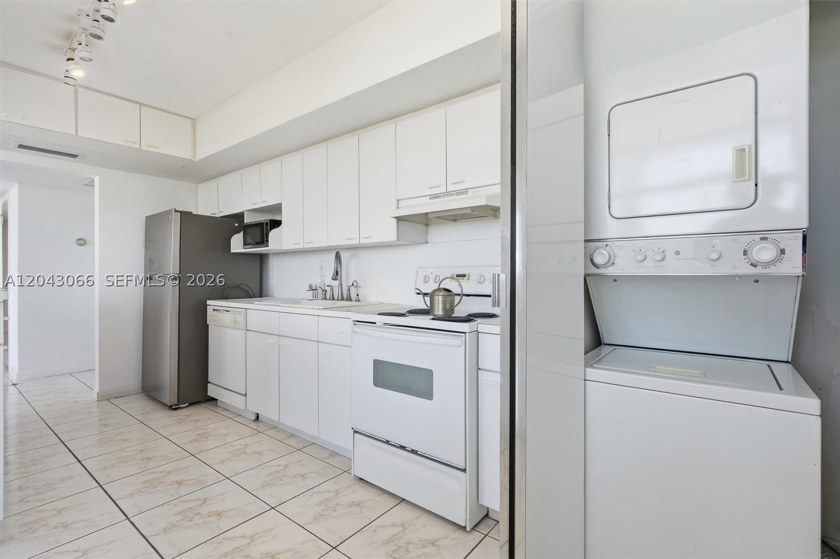 11930 N Bayshore Dr #609, North Miami FL 33181