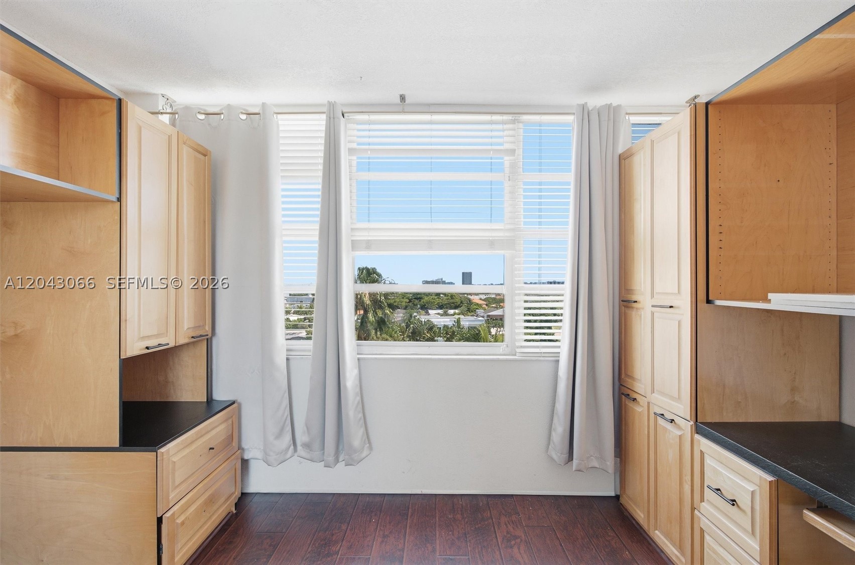 11930 N Bayshore Dr #609, North Miami FL 33181