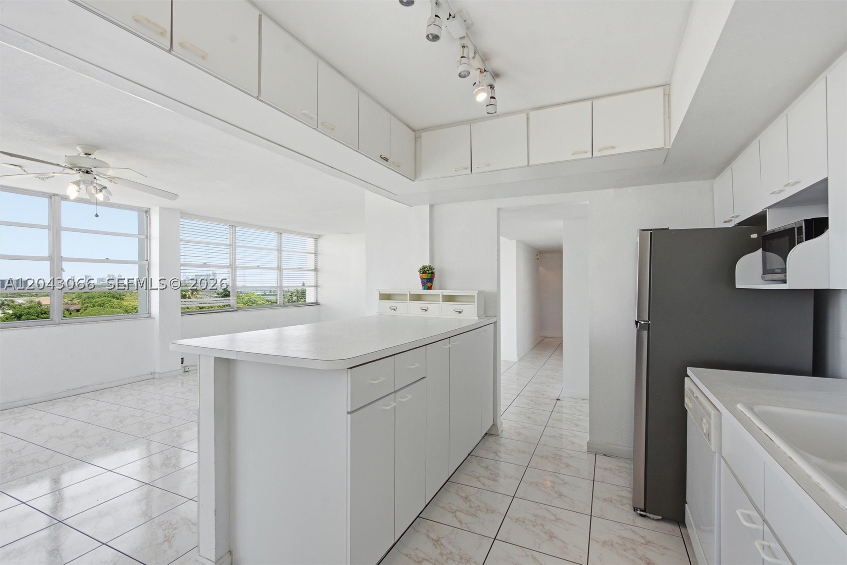11930 N Bayshore Dr #609, North Miami FL 33181