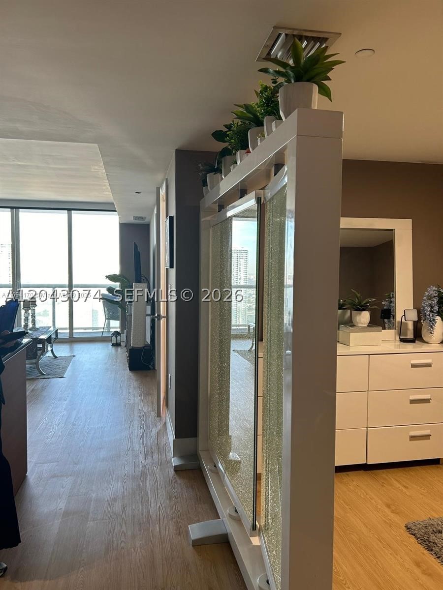 50 Biscayne Blvd #4607, Miami FL 33132