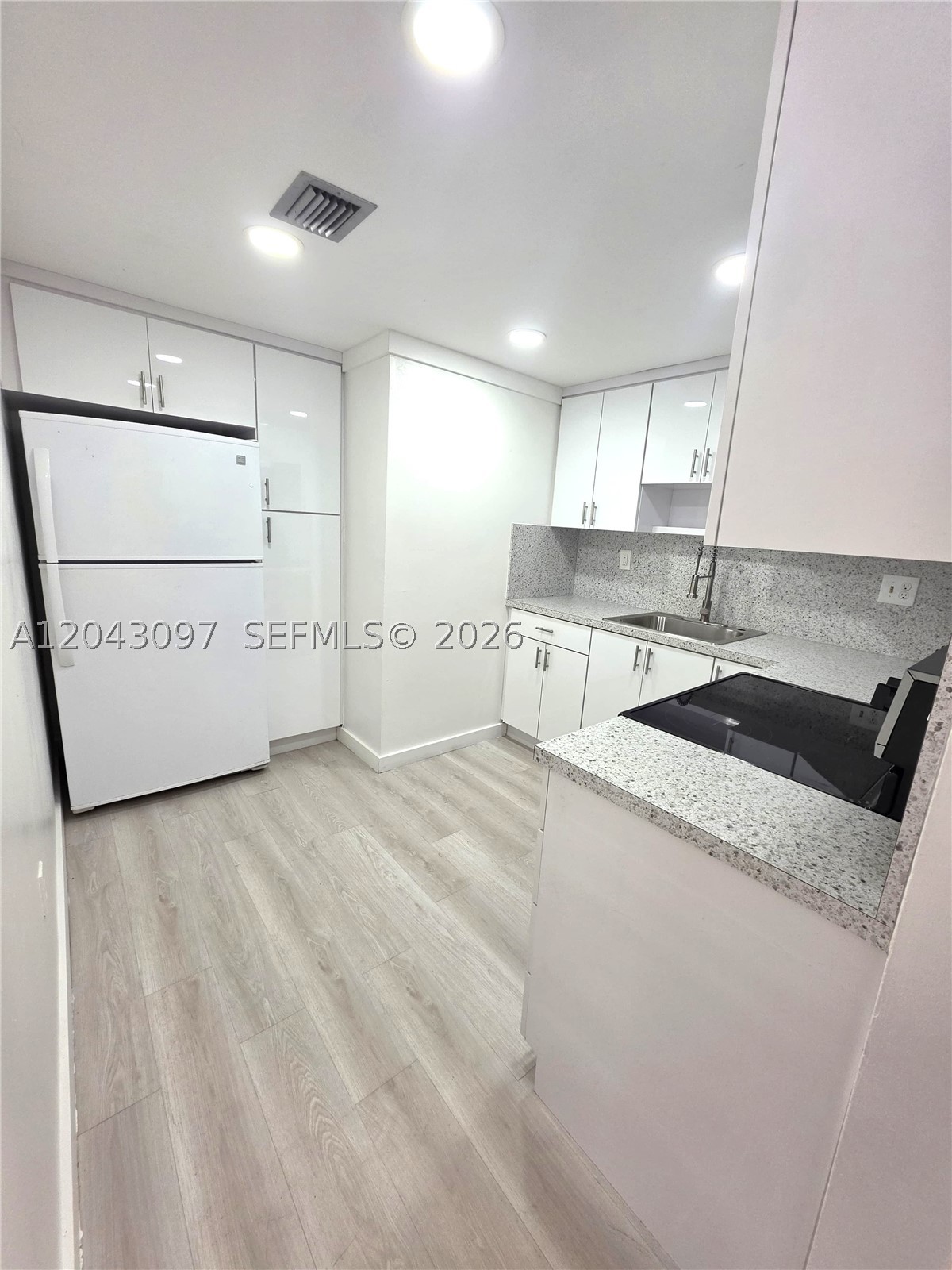 3582 NE 171st St #307, North Miami Beach FL 33160