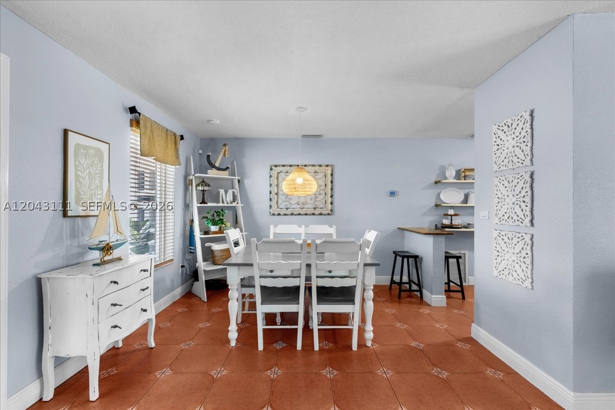 8341 SW 14th St, Miami FL 33144