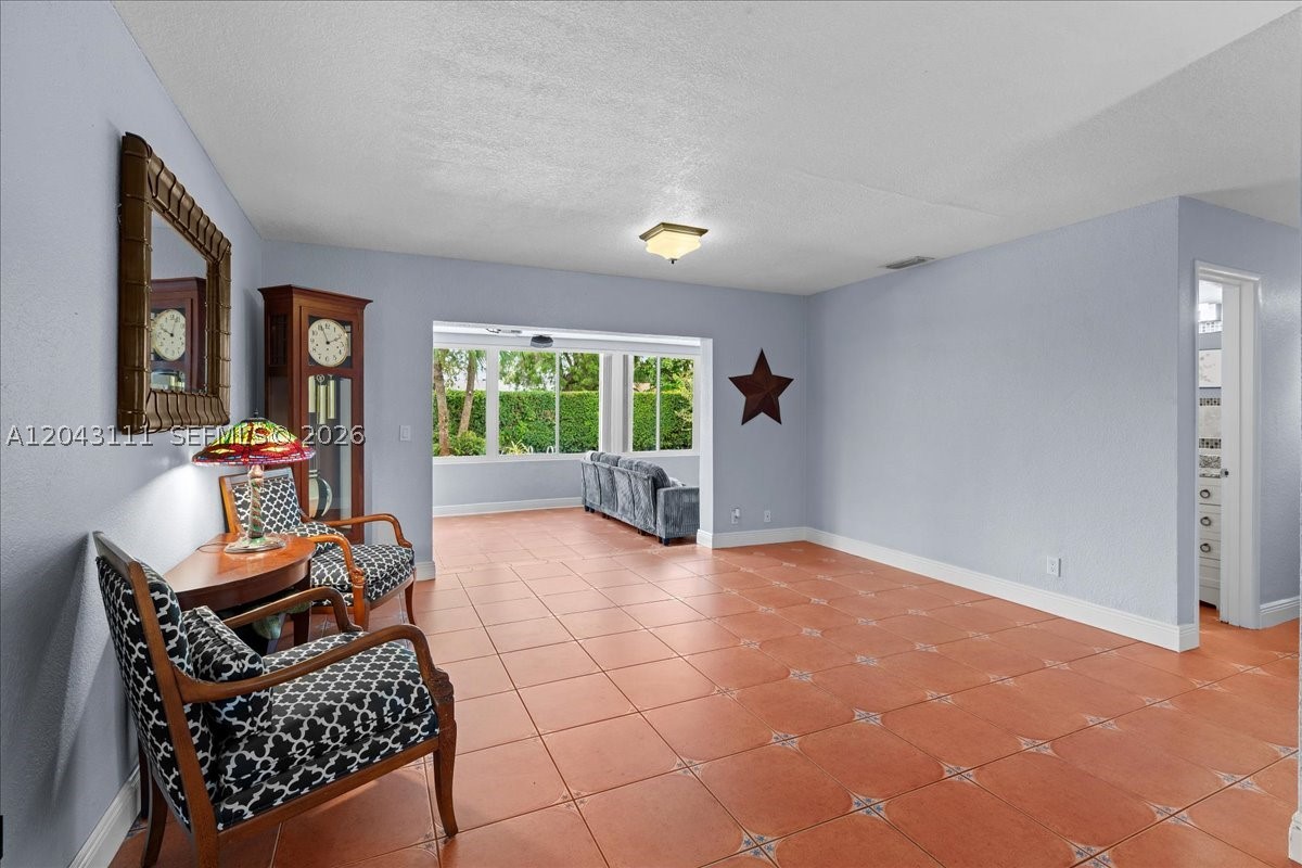 8341 SW 14th St, Miami FL 33144
