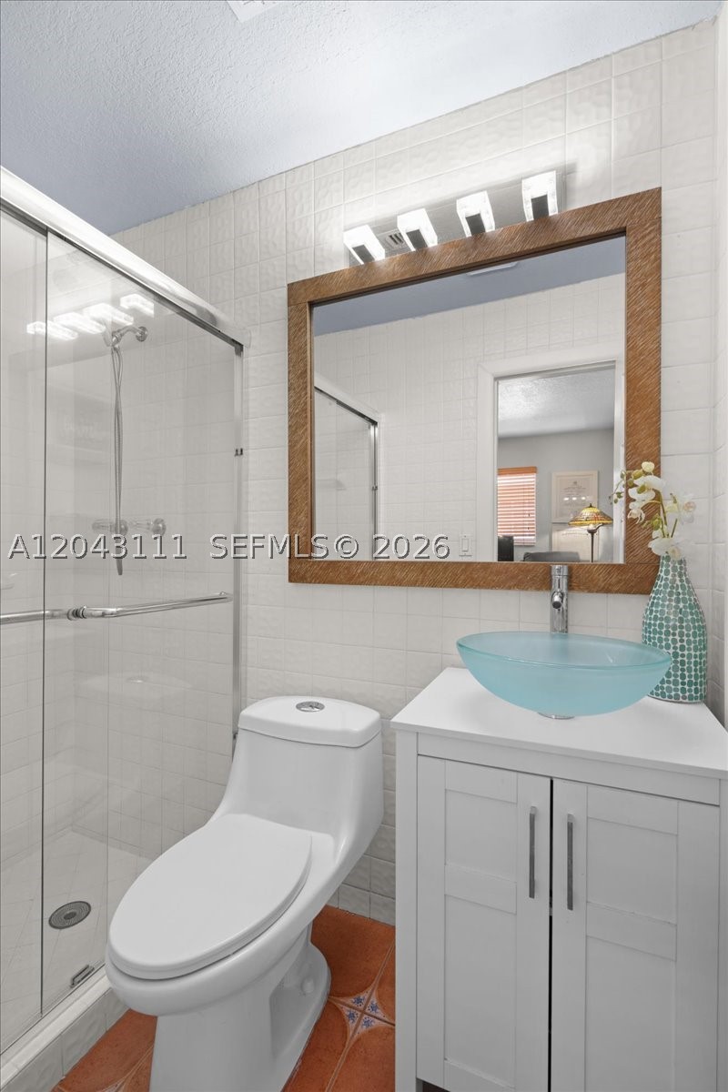 8341 SW 14th St, Miami FL 33144