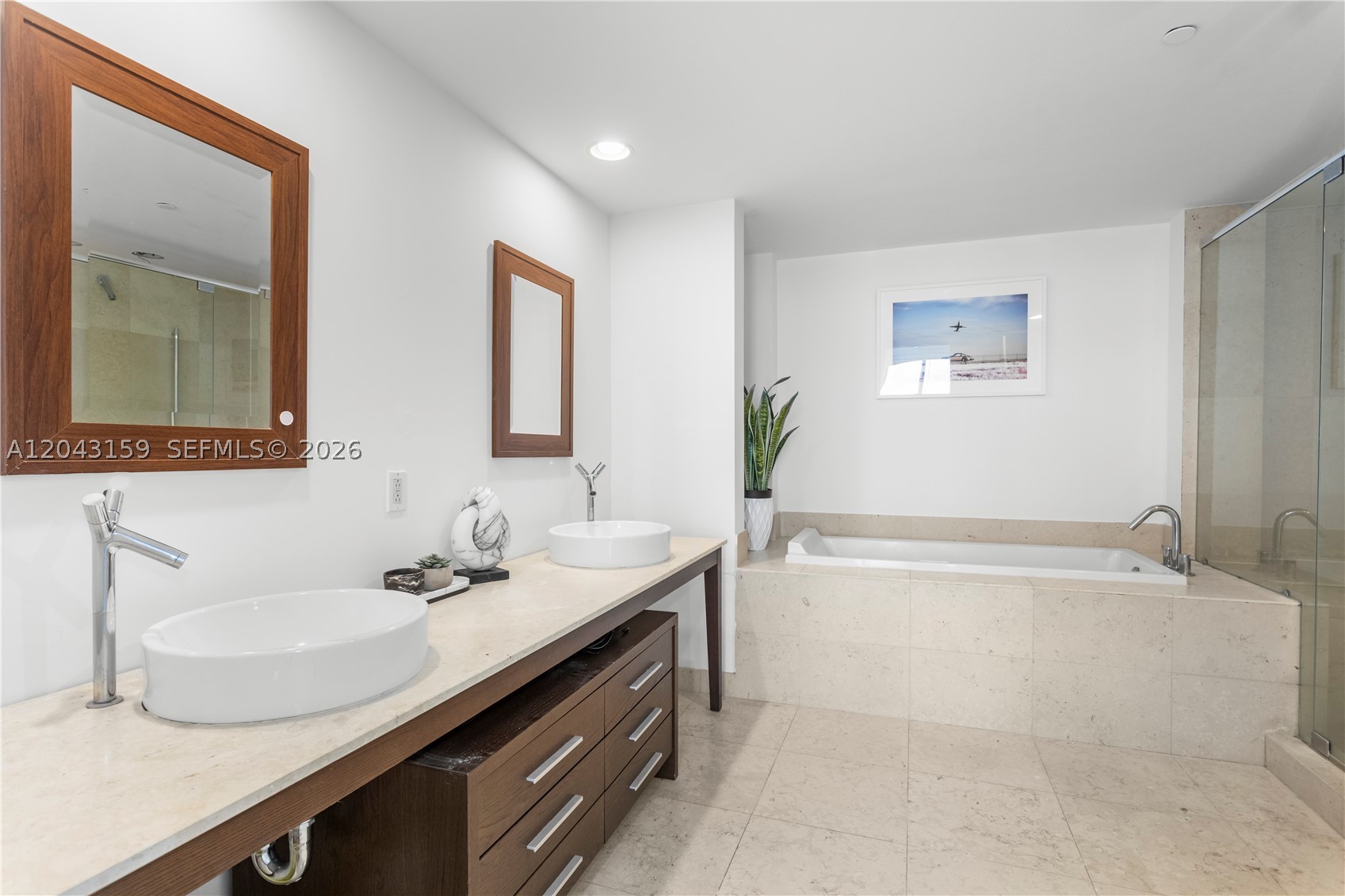 465 Brickell Ave #5505, Miami FL 33131