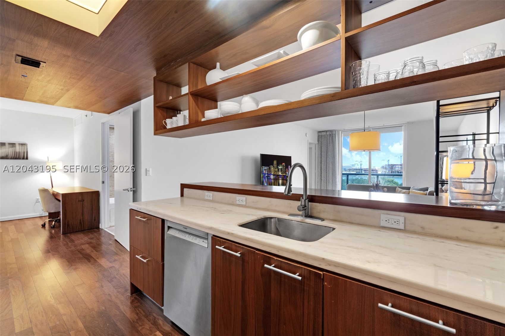 50 Biscayne Blvd #904, Miami FL 33132
