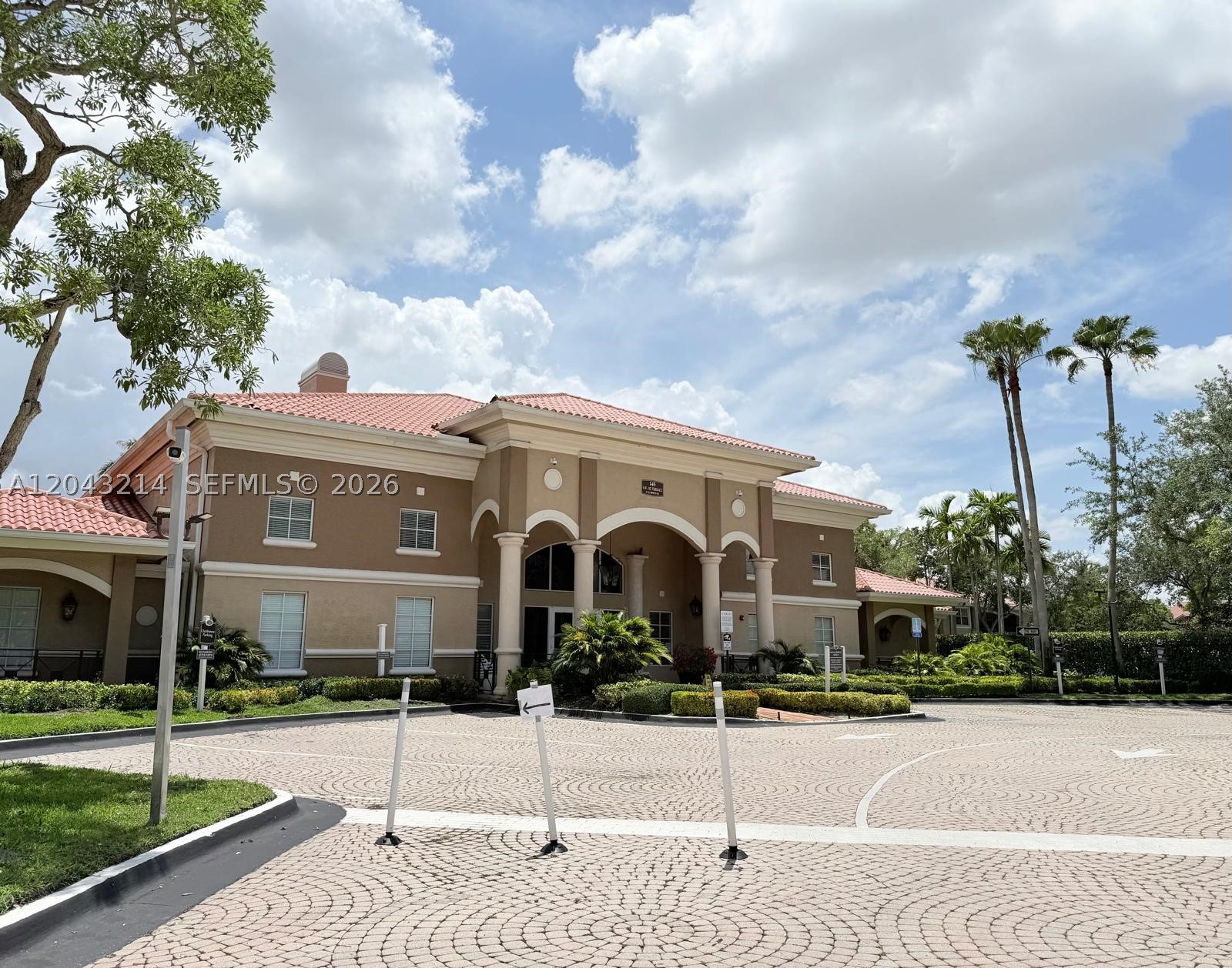 100 SW 117th Ter #2207, Pembroke Pines FL 33025