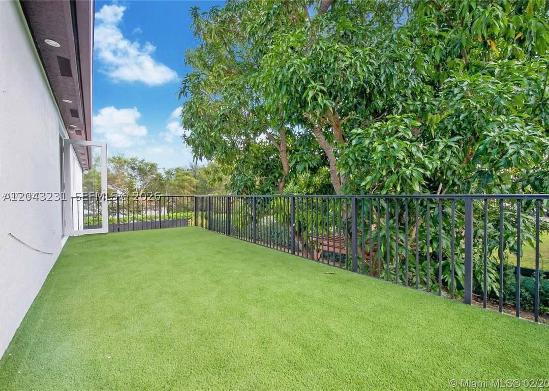 8164 SW 171st St, Palmetto Bay FL 33157