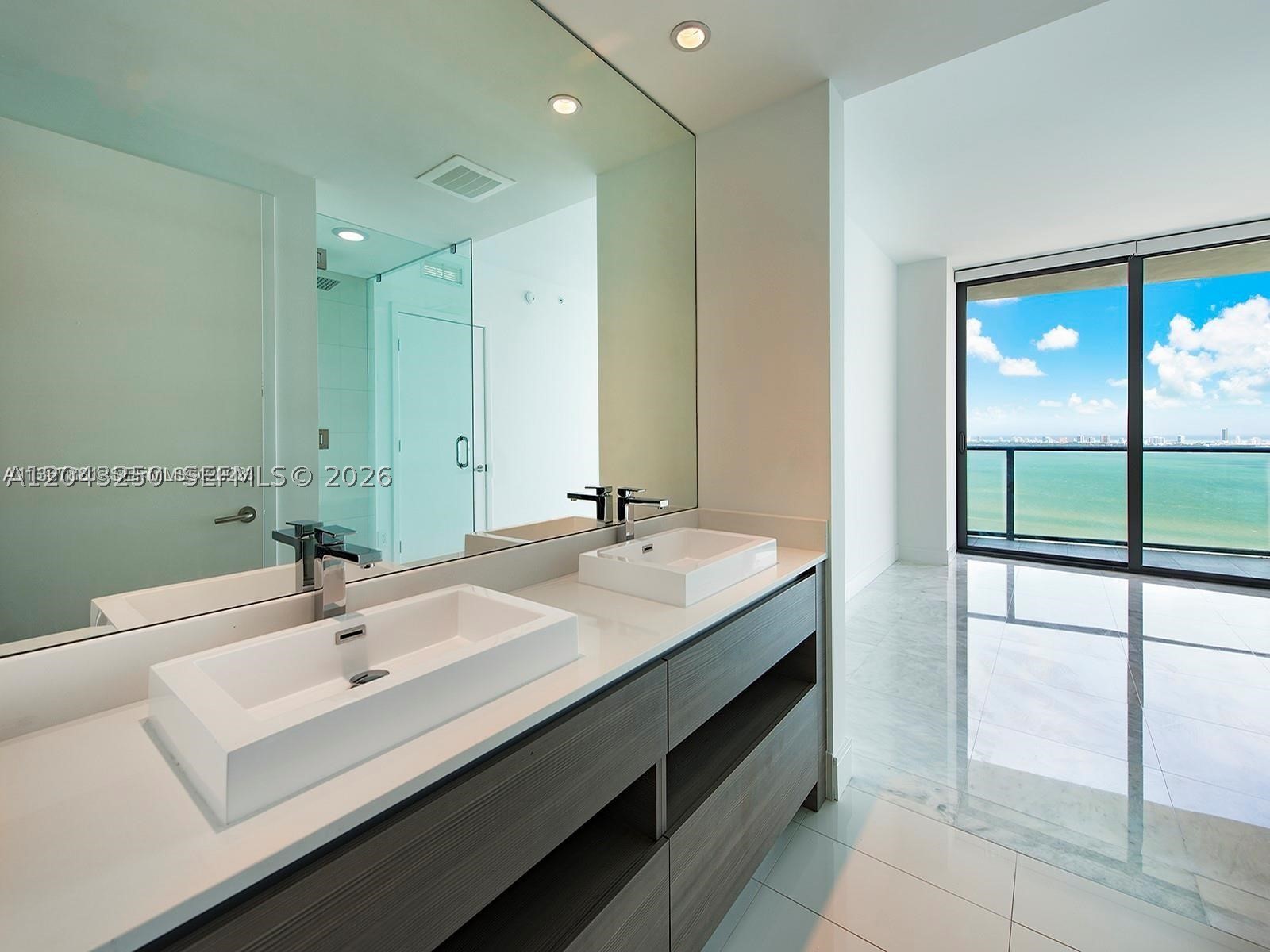 460 NE 28th St #3608, Miami FL 33137