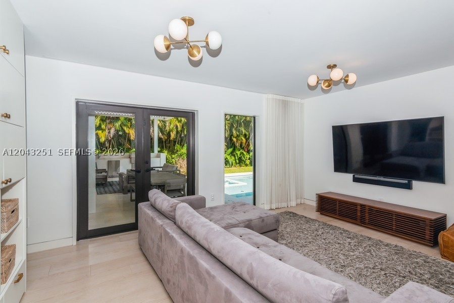 1035 Catalonia ave, Coral Gables FL 33134
