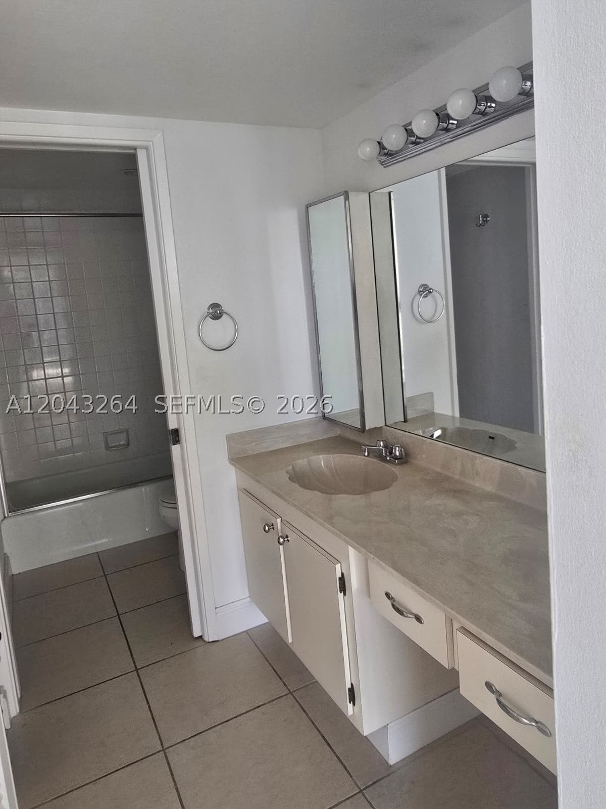 1901 Brickell Ave #B1007, Miami FL 33129
