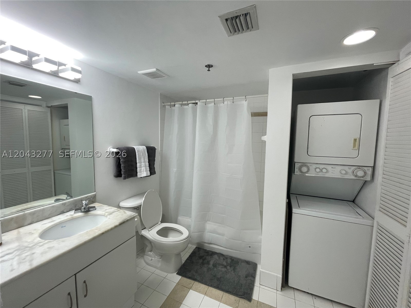 1200 BRICKELL BAY DR #3104, Miami FL 33131