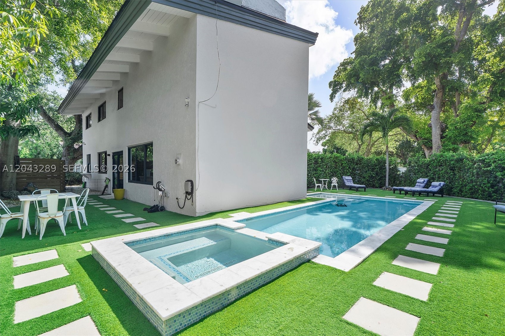 9200 NE 12th Ave, Miami Shores FL 33138