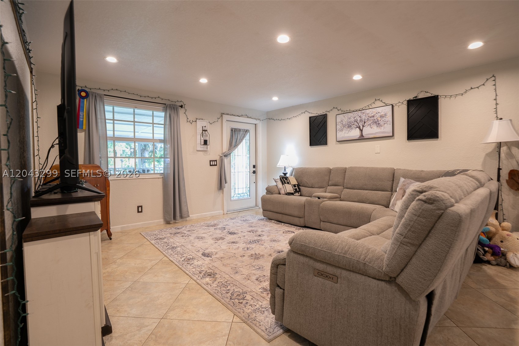 15160 Scotts Pl, Loxahatchee FL 33470