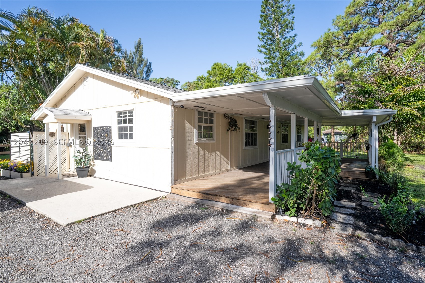15160 Scotts Pl, Loxahatchee FL 33470