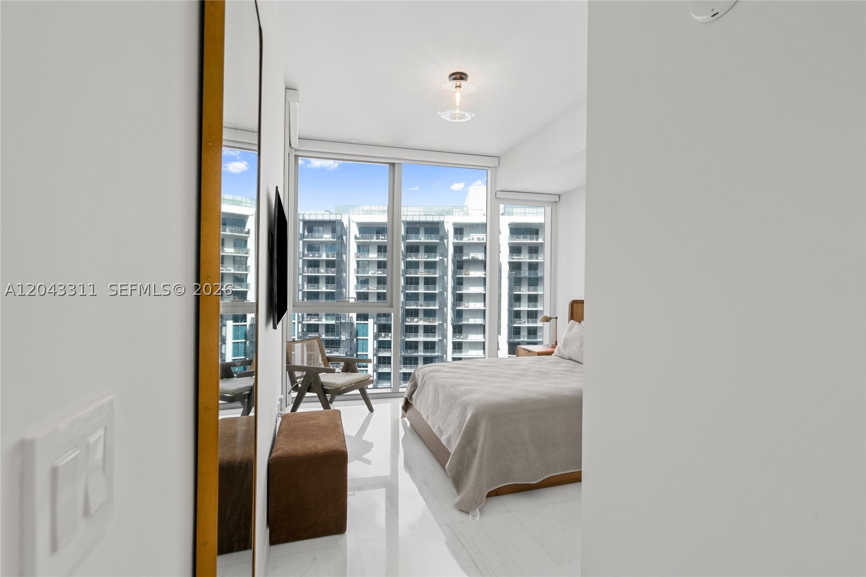 300 Biscayne Boulevard Way #4009W, Miami FL 33131