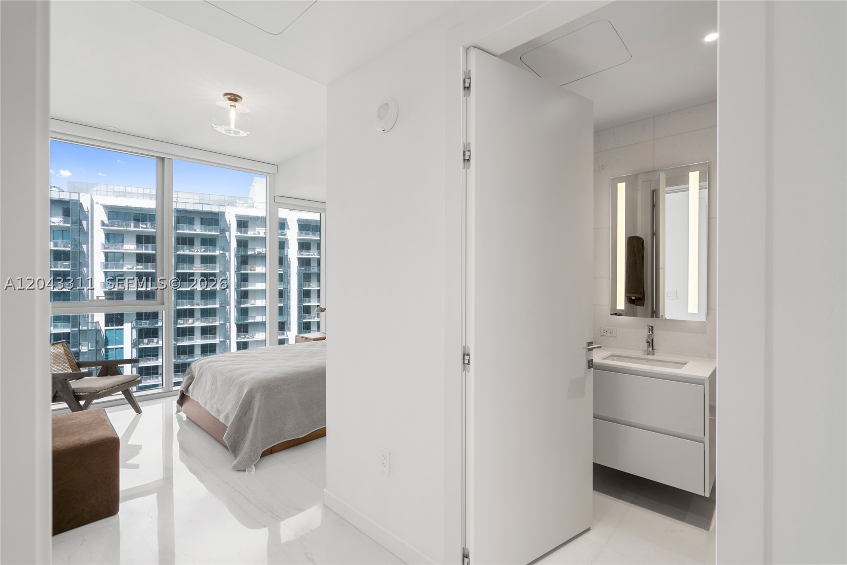 300 Biscayne Boulevard Way #4009W, Miami FL 33131