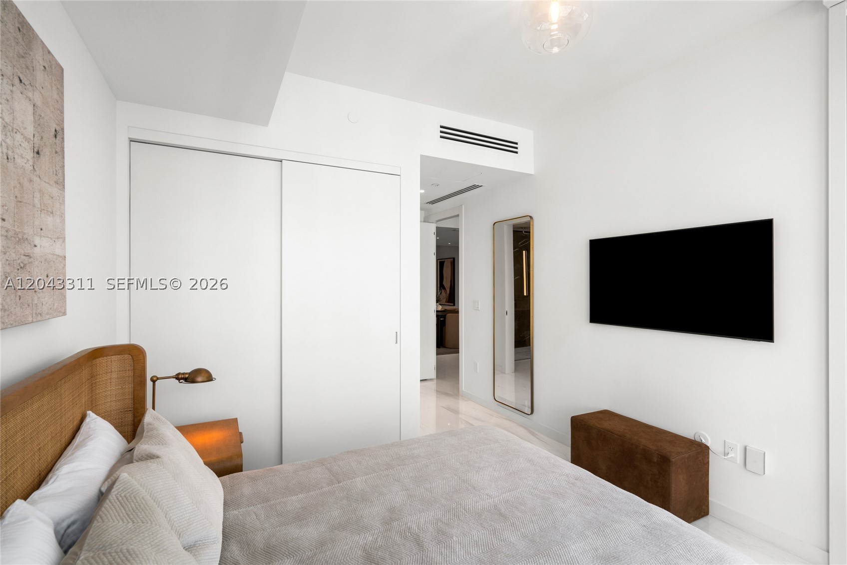 300 Biscayne Boulevard Way #4009W, Miami FL 33131