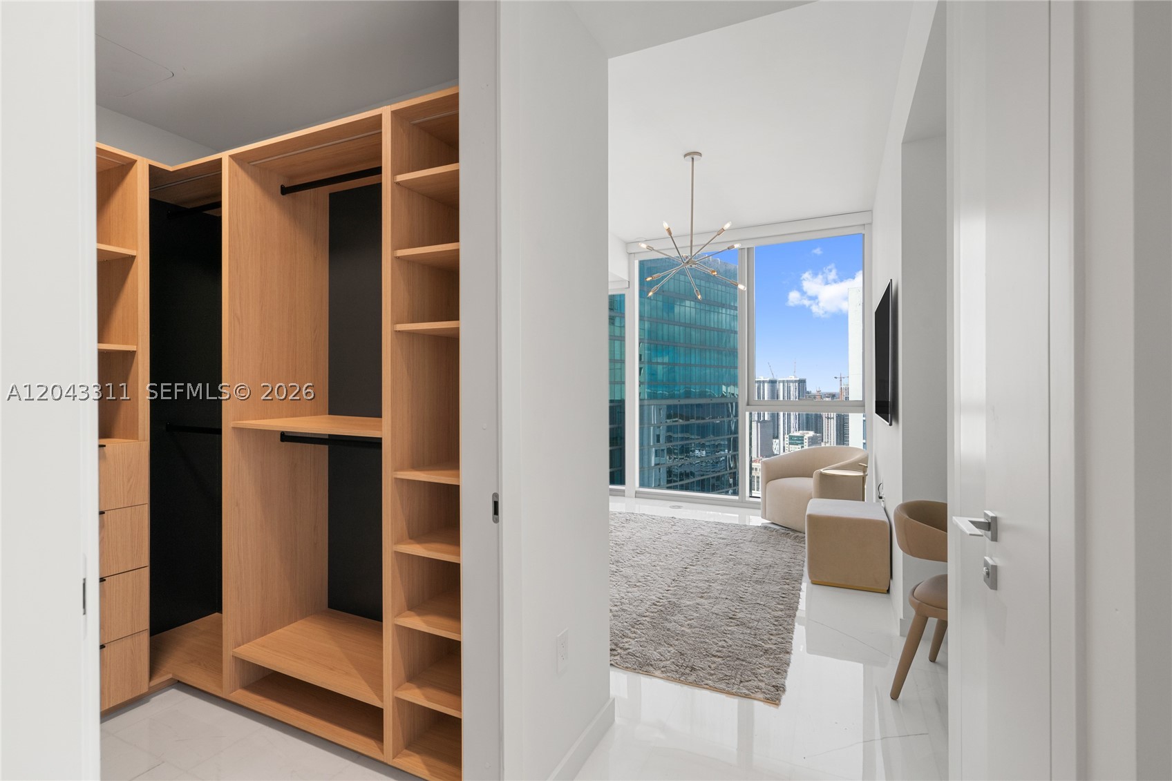 300 Biscayne Boulevard Way #4009W, Miami FL 33131