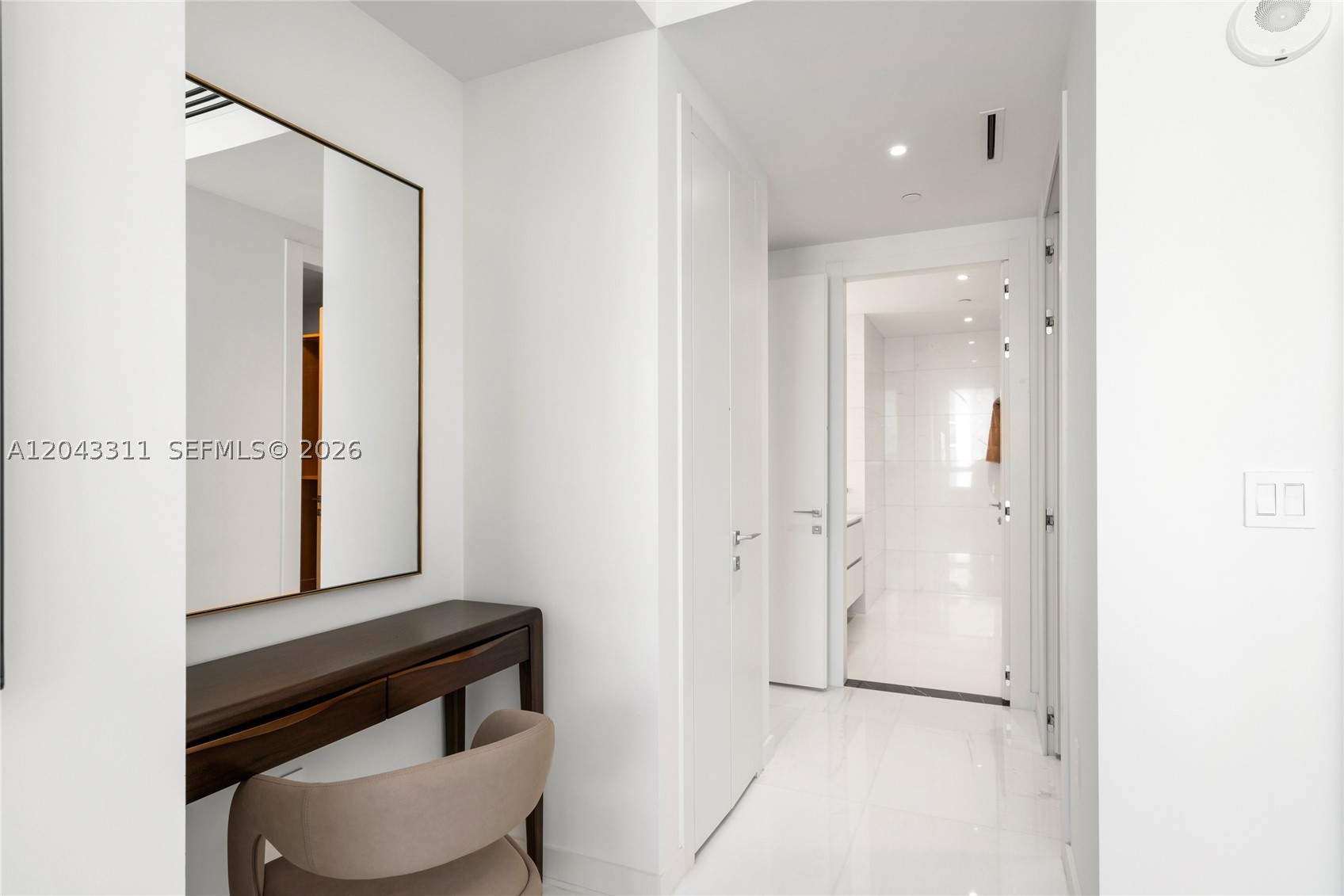 300 Biscayne Boulevard Way #4009W, Miami FL 33131