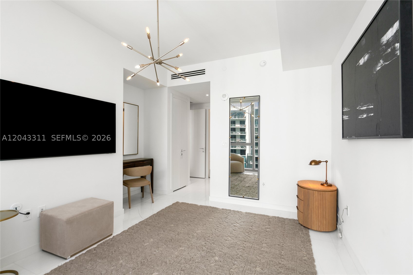 300 Biscayne Boulevard Way #4009W, Miami FL 33131