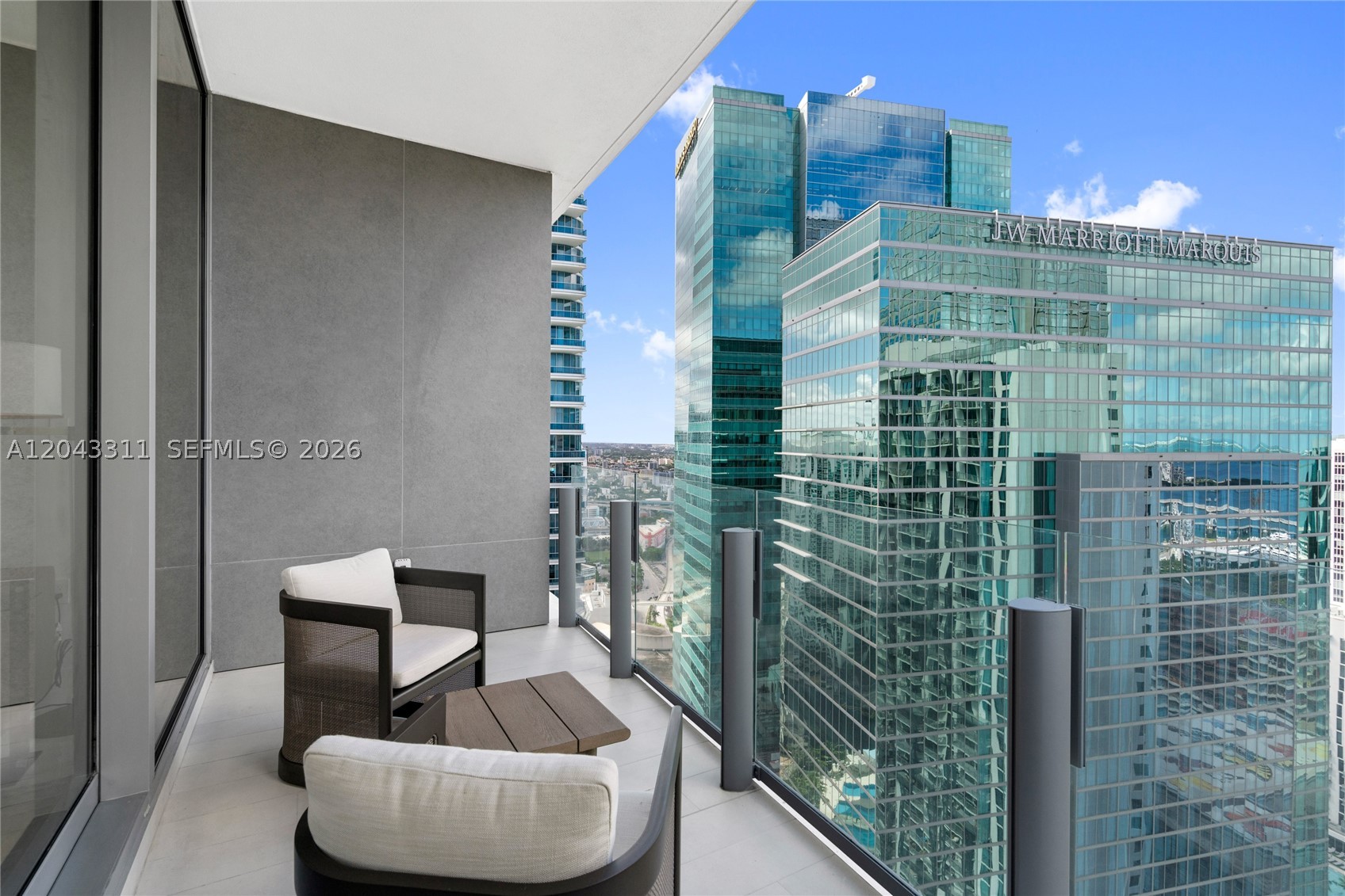 300 Biscayne Boulevard Way #4009W, Miami FL 33131