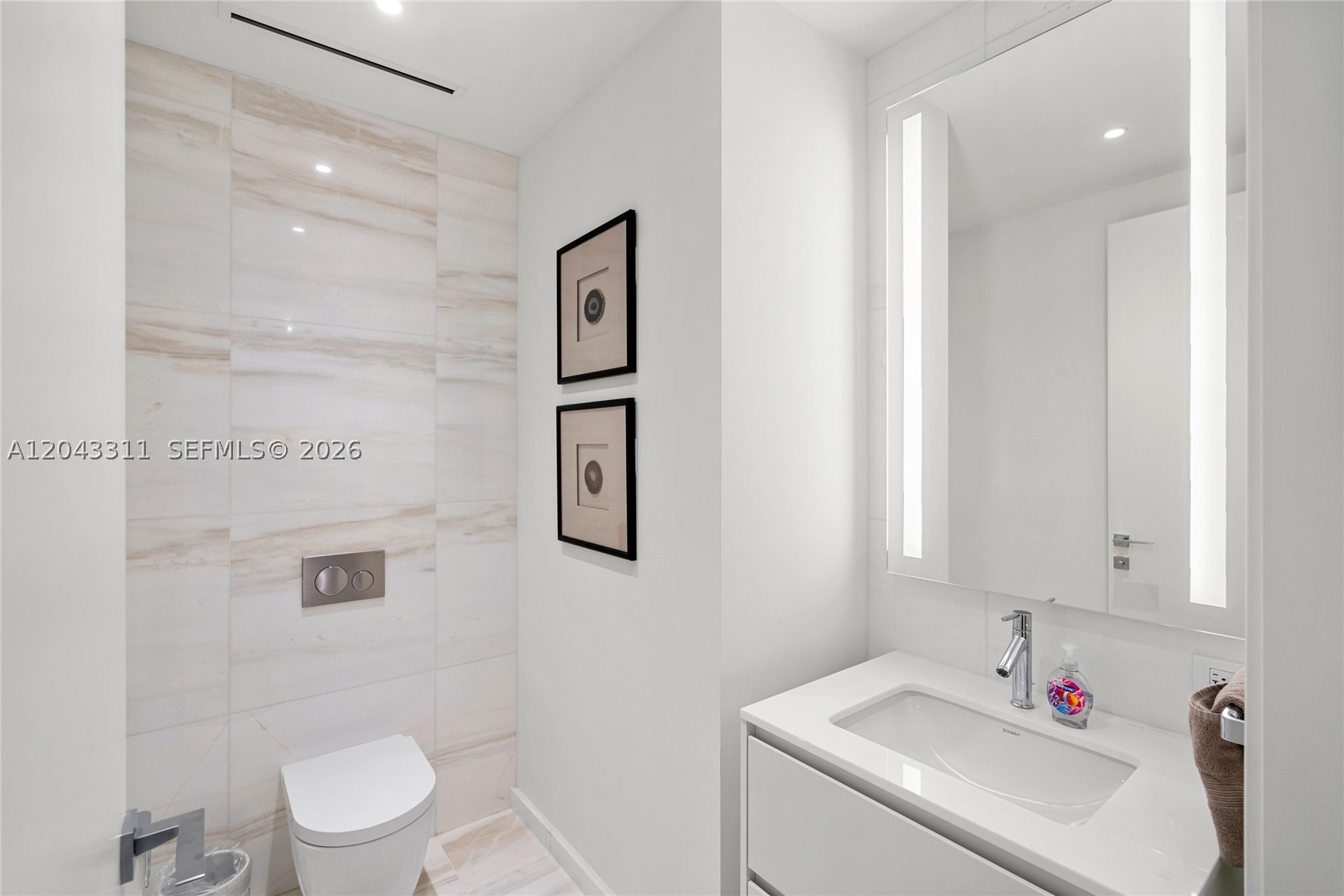 300 Biscayne Boulevard Way #4009W, Miami FL 33131