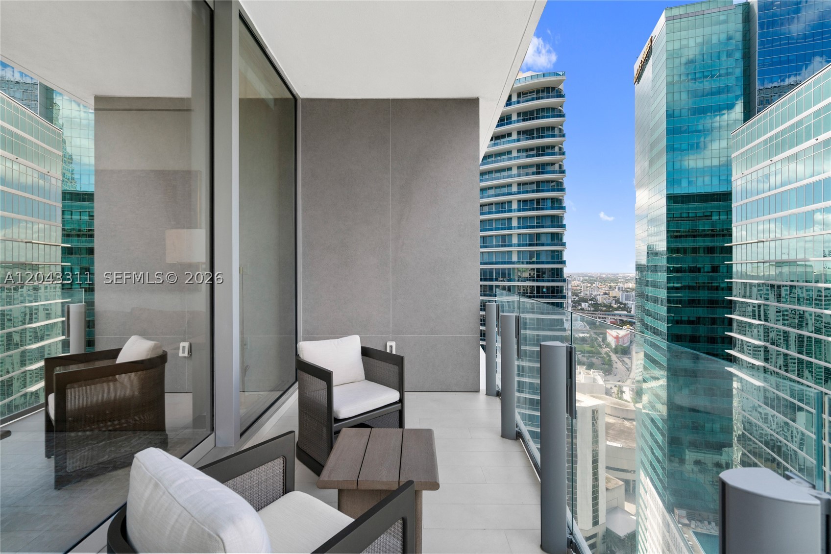 300 Biscayne Boulevard Way #4009W, Miami FL 33131