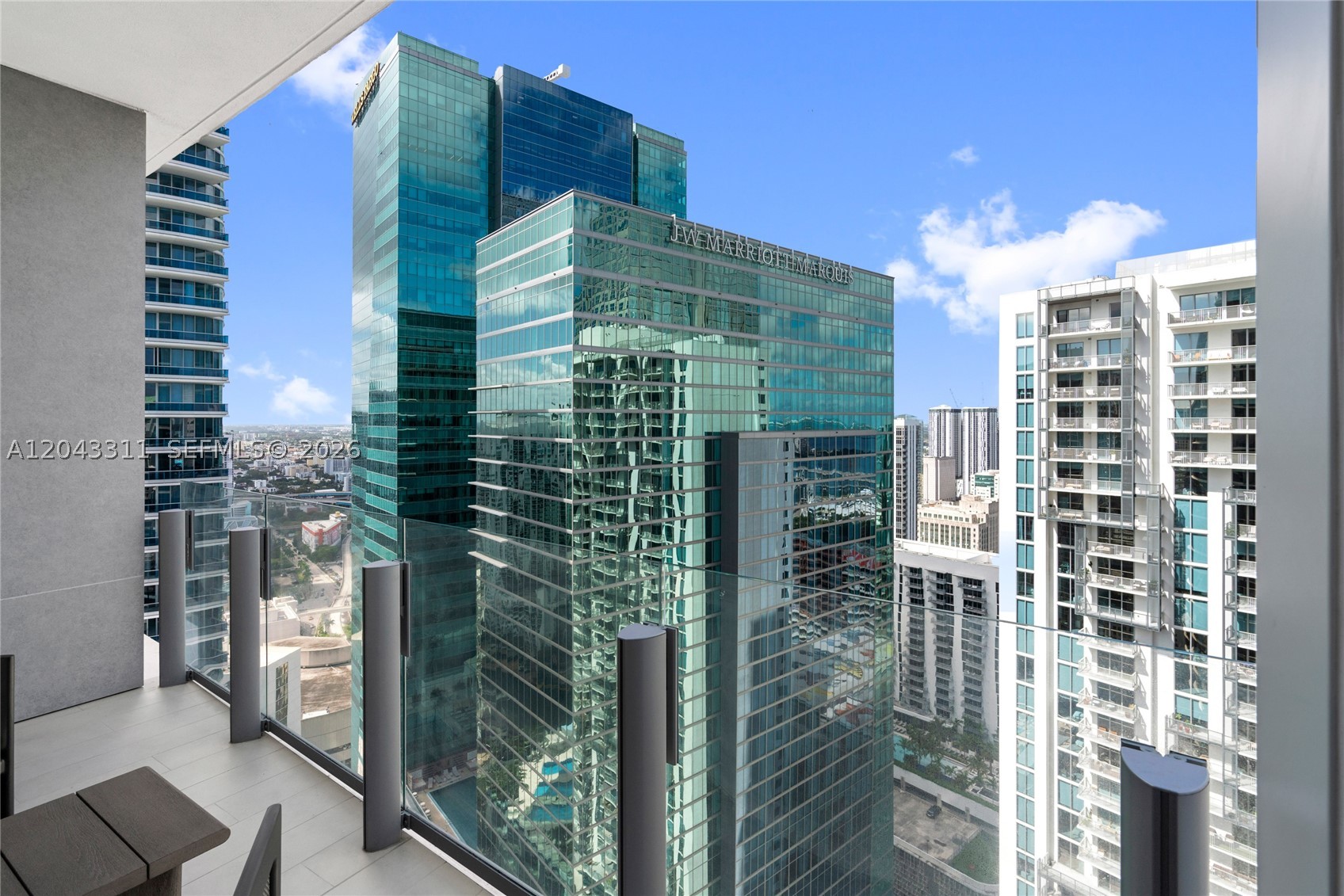 300 Biscayne Boulevard Way #4009W, Miami FL 33131