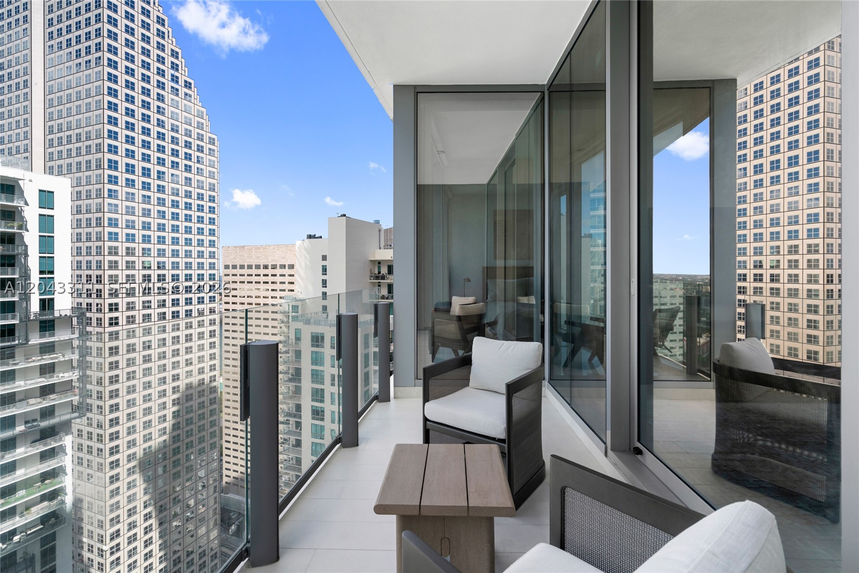 300 Biscayne Boulevard Way #4009W, Miami FL 33131