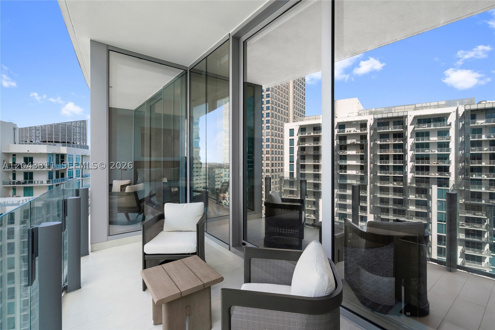 300 Biscayne Boulevard Way #4009W, Miami FL 33131