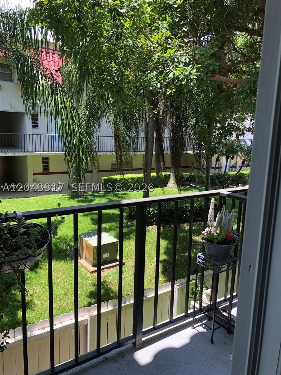 6705 N Kendall Dr #312, Pinecrest FL 33156