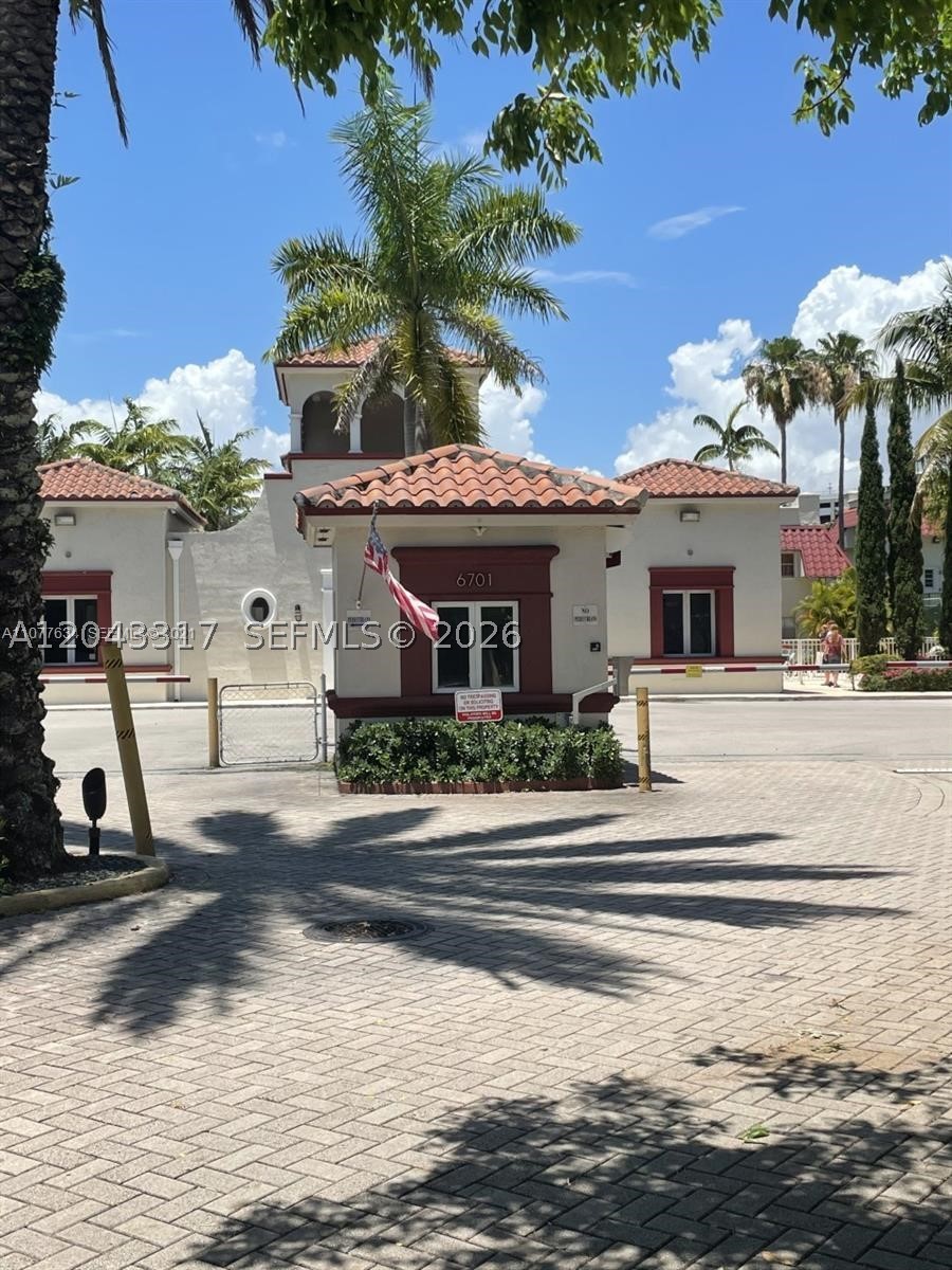 6705 N Kendall Dr #312, Pinecrest FL 33156