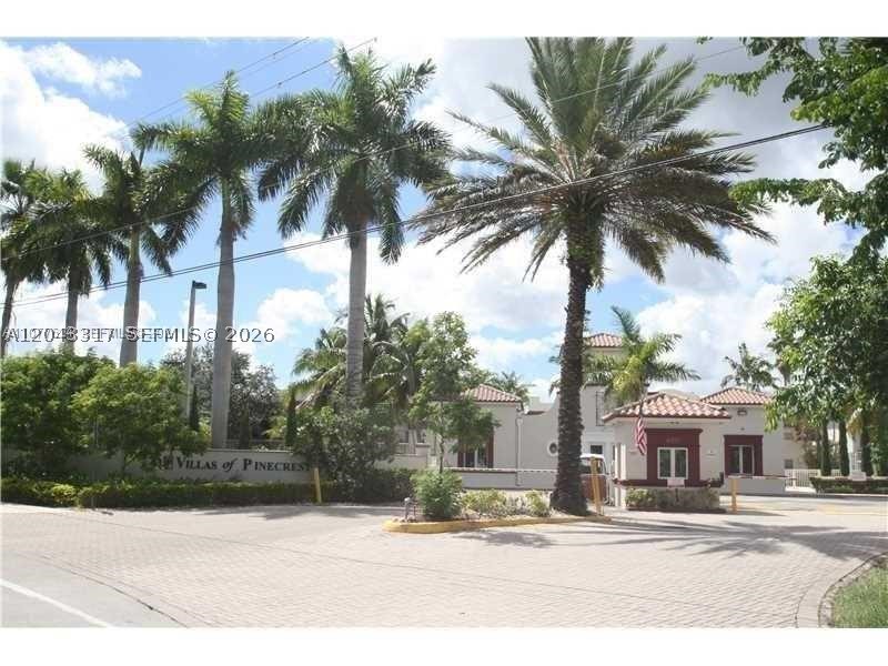 6705 N Kendall Dr #312, Pinecrest FL 33156