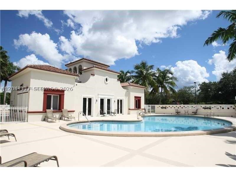6705 N Kendall Dr #312, Pinecrest FL 33156