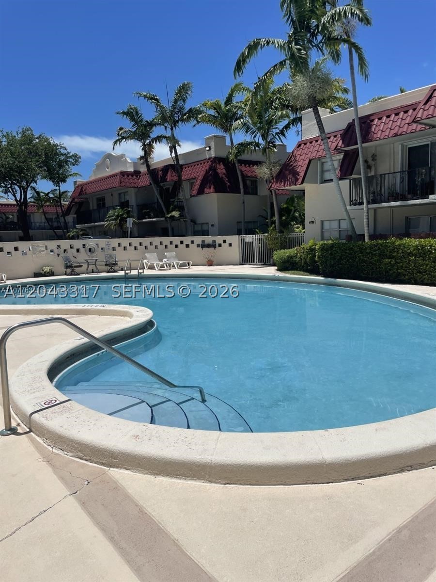 6705 N Kendall Dr #312, Pinecrest FL 33156