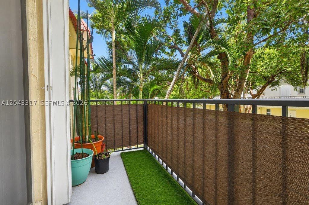 6705 N Kendall Dr #312, Pinecrest FL 33156