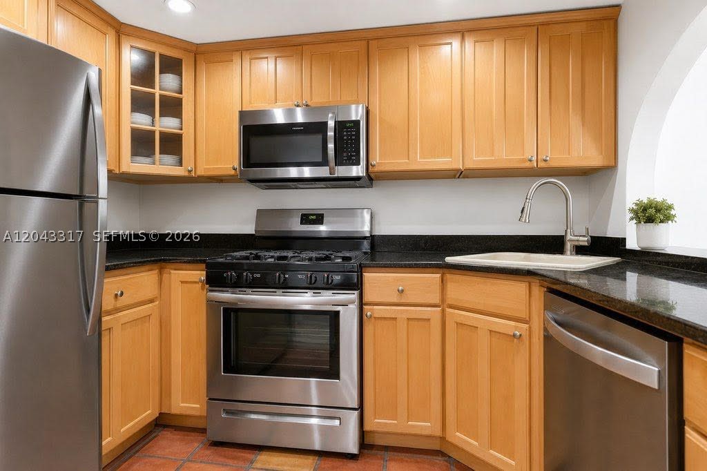 6705 N Kendall Dr #312, Pinecrest FL 33156