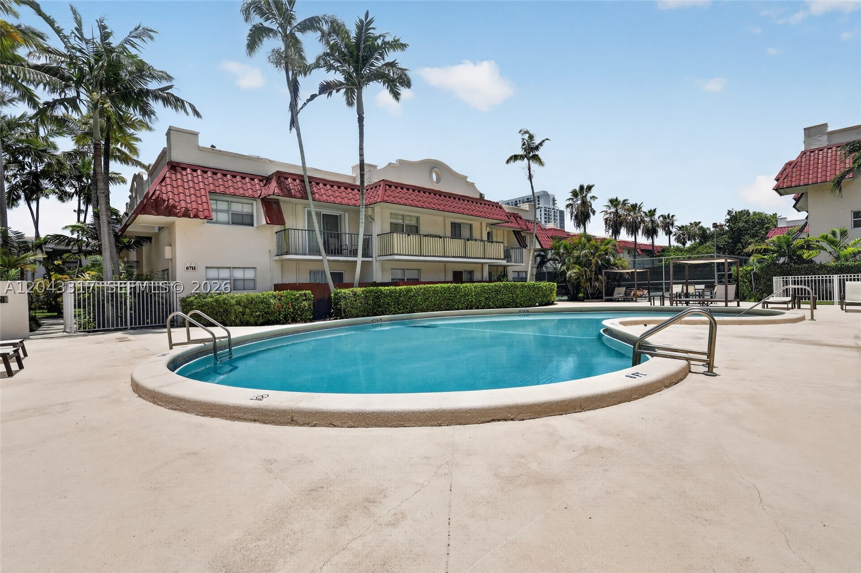 6705 N Kendall Dr #312, Pinecrest FL 33156