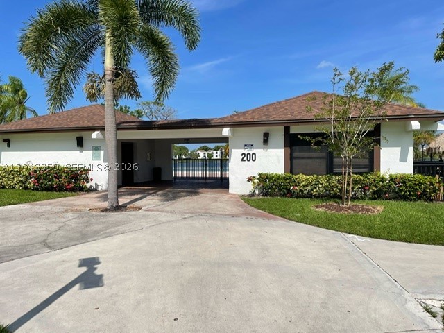 215 Lake Pointe Dr #109, Oakland Park FL 33309