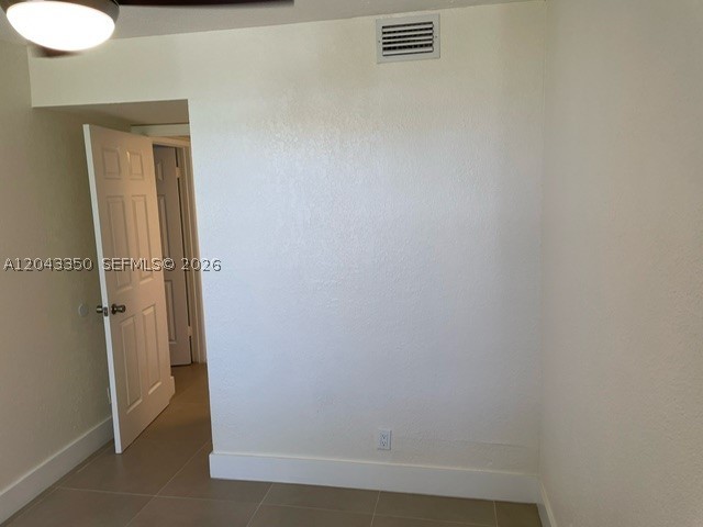 215 Lake Pointe Dr #109, Oakland Park FL 33309