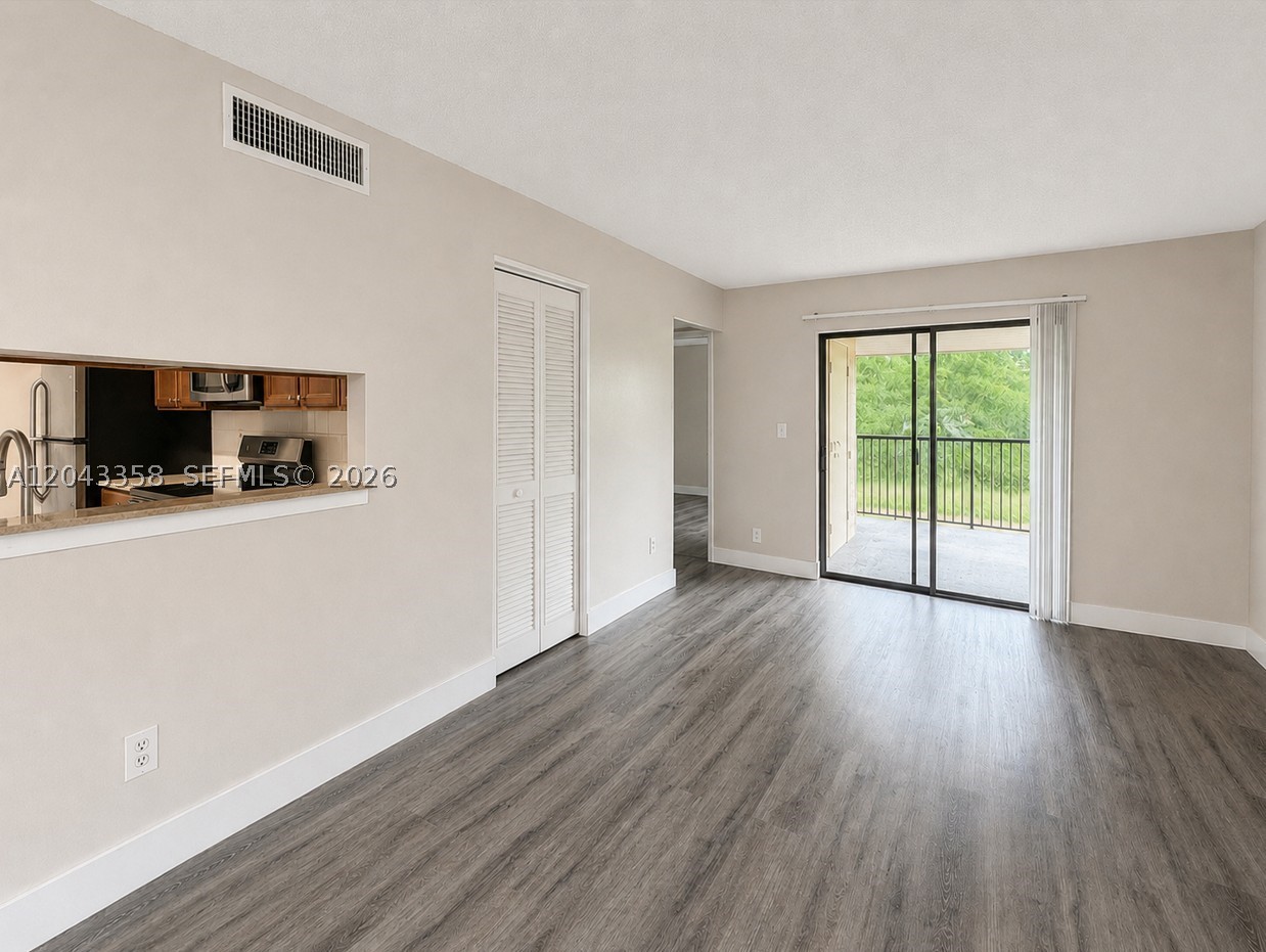 3400 Foxcroft Rd #215, Miramar FL 33025