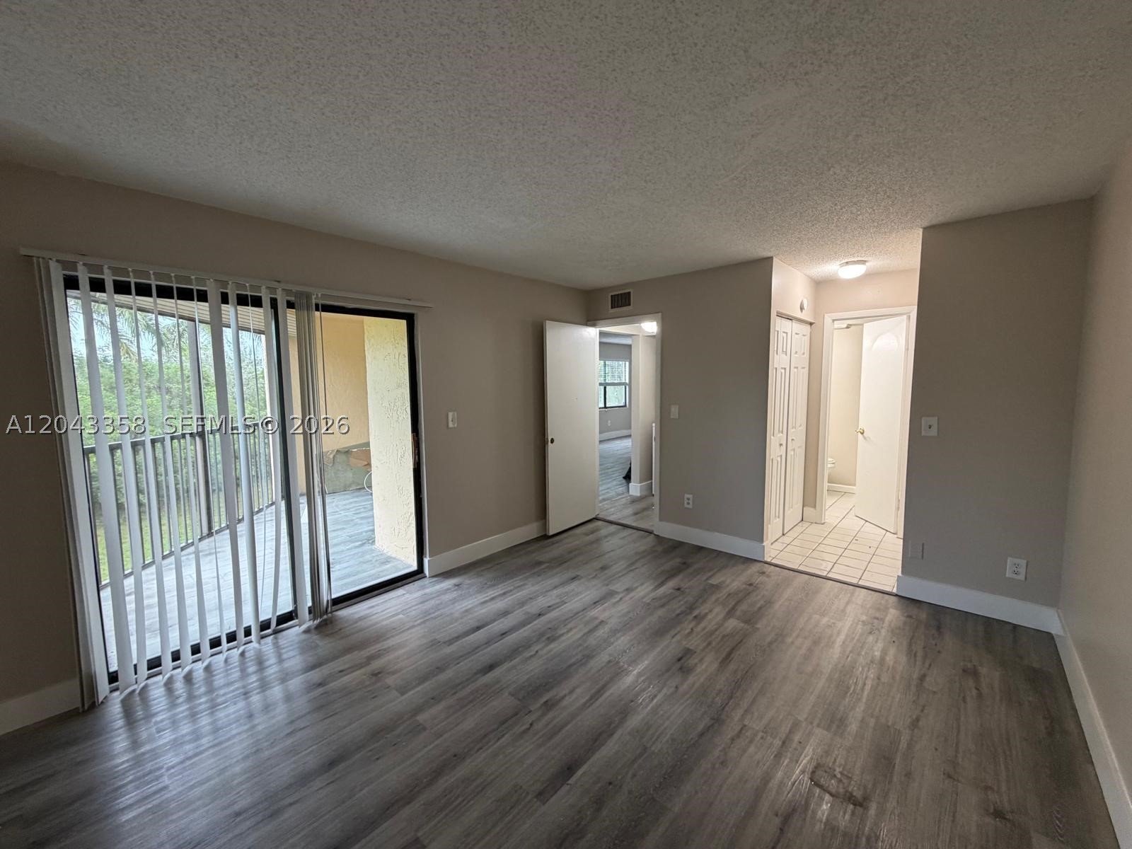 3400 Foxcroft Rd #215, Miramar FL 33025