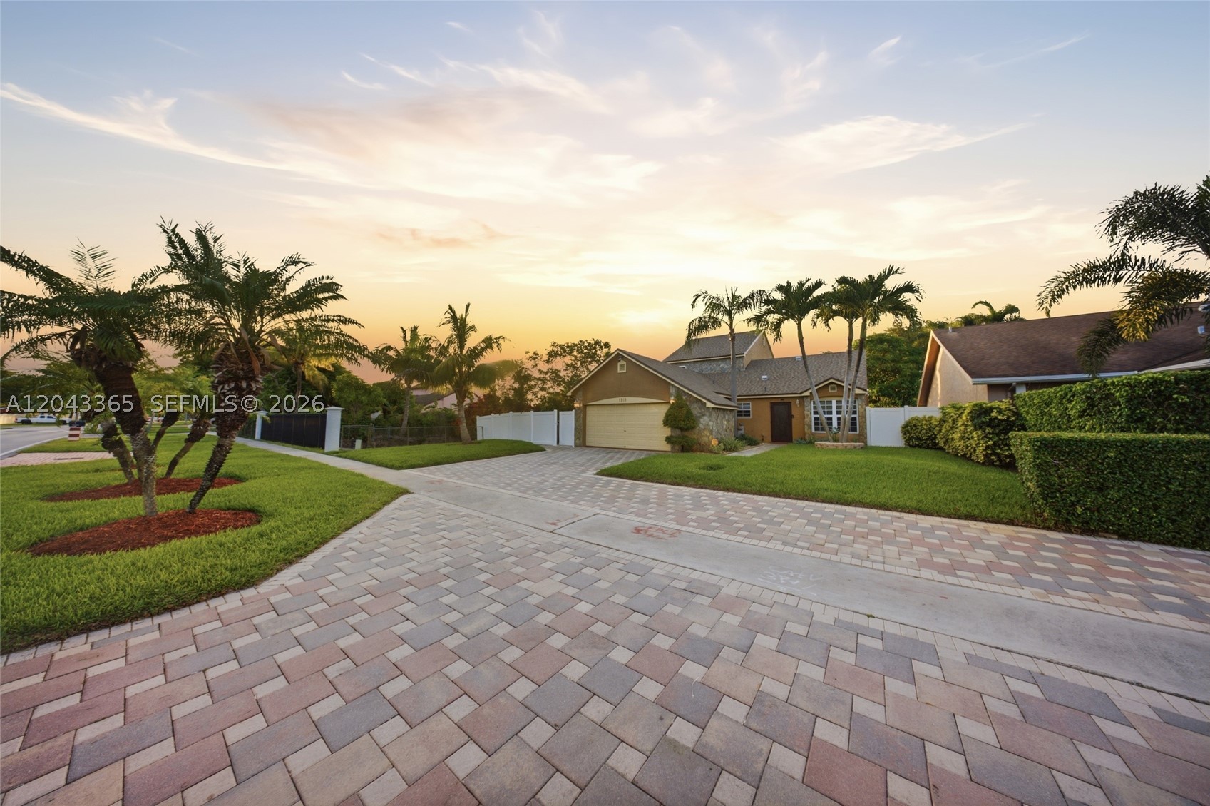 7919 NW 50th St, Lauderhill FL 33351