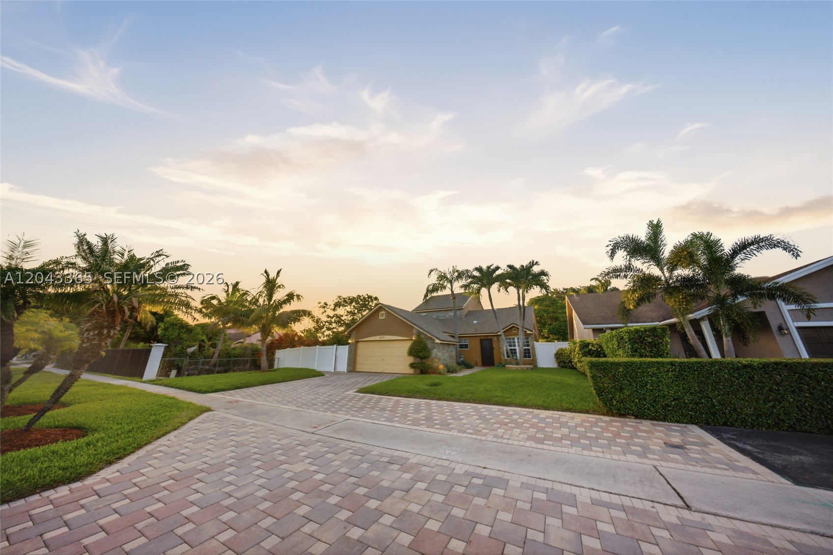 7919 NW 50th St, Lauderhill FL 33351