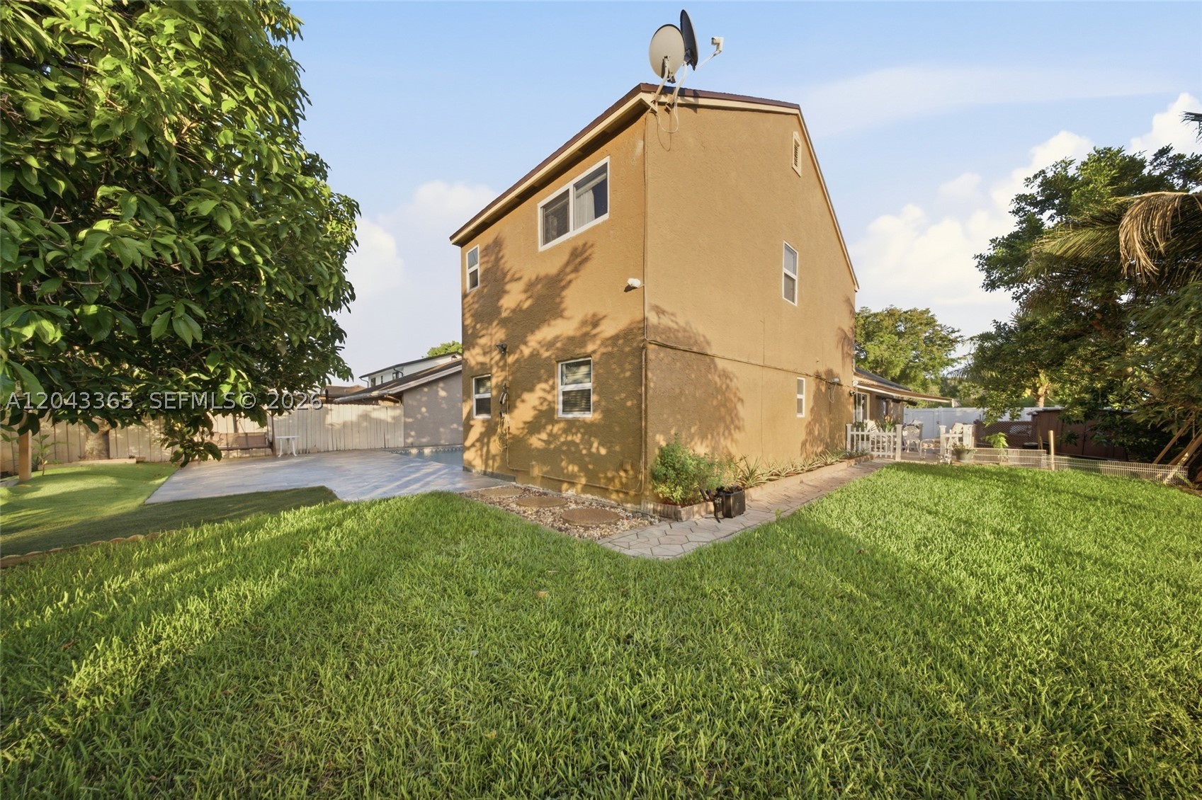 7919 NW 50th St, Lauderhill FL 33351